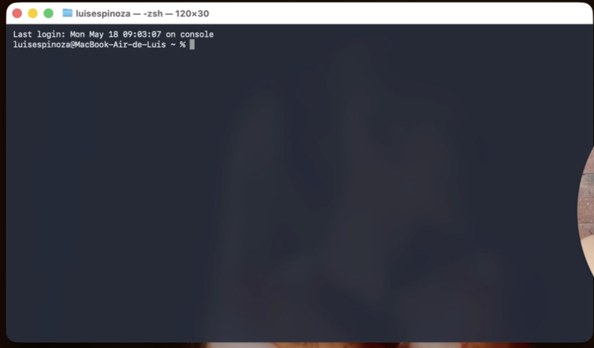 Terminal recién abierta en macOS mostrando el prompt vacío